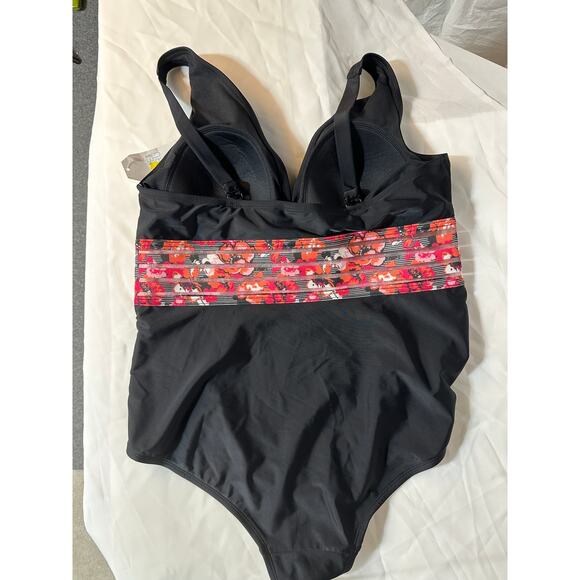 Womens One Piece Swimsuit NEW 1xl 16W 18W Black with cinched waist pretty NWT - Picture 3 of 7